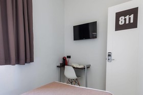 Hostal Gran Via 44