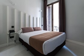 Hostal Gran Via 44