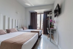 Hostal Gran Via 44