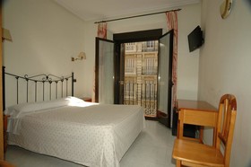 Hostal Ivor y Hostal Mayrit