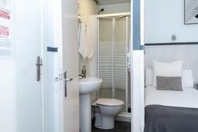 Hostal Madrid Gran Via 63