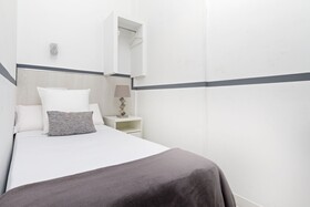 Hostal Madrid Gran Via 63