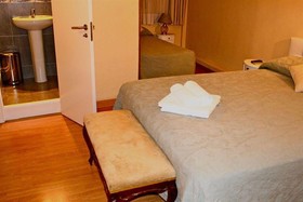 Hostal Manuela by gaiarooms