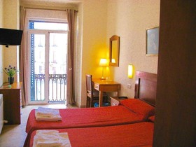 Hostal Tirso Plaza