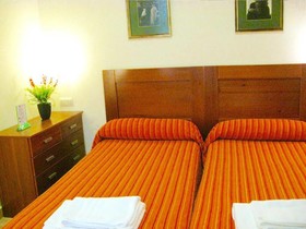 Hostal Tirso Plaza