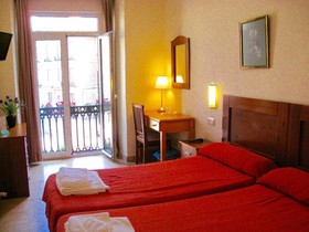 Hostal Tirso Plaza