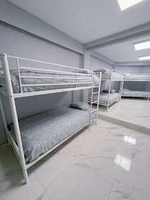 Hostel Acacias