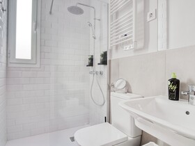 Limehome Madrid Calle Ave Maria