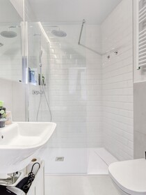 Limehome Madrid Calle Ave Maria