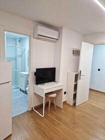 Modular Suites Alfonso Gomez