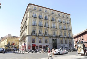 Mola! Suites