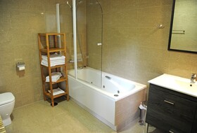 Mola! Suites