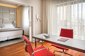 NH Collection Madrid Colon
