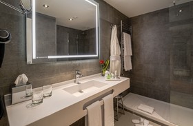 NH Collection Madrid Colon