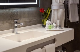 NH Collection Madrid Colon