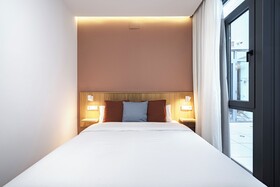 Olala Vallecas Mini Hotel