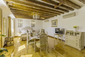 Oriente Palace Apartments