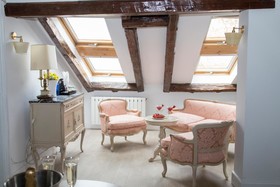 Oriente Palace Apartments