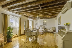 Oriente Palace Apartments