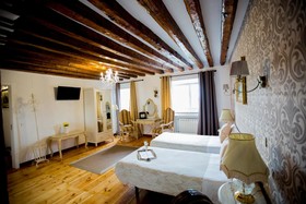 Oriente Palace Apartments