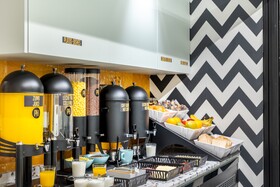 Petit Hostel Palacio Real