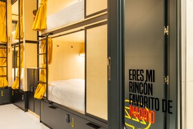 Petit Hostel Palacio Real