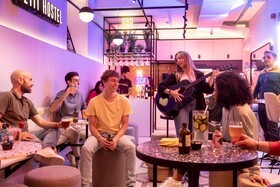 Petit Hostel Palacio Real