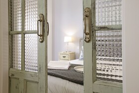 Reina Sofía Boutique by Madflats Collection