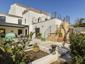 Residence by G Can Rochet