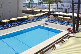 Universal Hotel Bikini