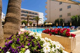 Universal Hotel Bikini