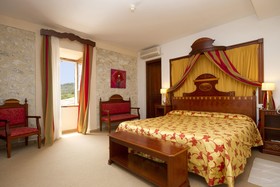 Hotel Rural Monnaber Nou & Spa
