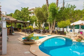 Universal Apartamentos Laguna Garden