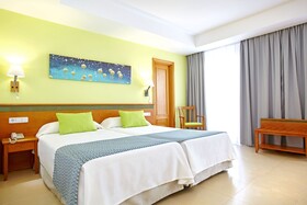 Universal Hotel Laguna
