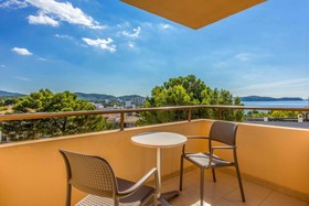 Valentin Somni Hotel & Suites