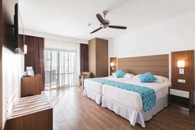 Hotel Riu Bravo
