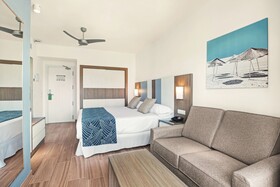 Hotel Riu Festival