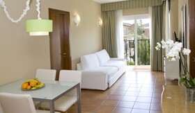 La Pérgola Aparthotel