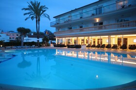 La Pérgola Aparthotel