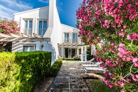 La Pérgola Aparthotel