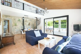 Owl Booking Villa Bocoris
