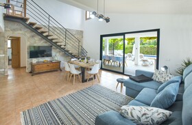 Owl Booking Villa Bocoris