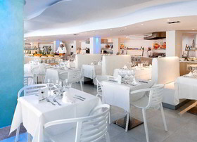 Fergus Style Cala Blanca Suites