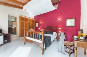 Petit Hotel Rural Son Jordà - Hotel Rural Restaurant