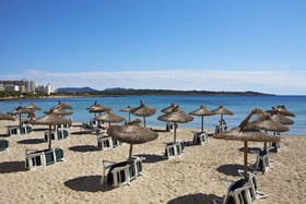 Universal Hotel Perla