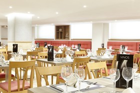 Universal Hotel Perla