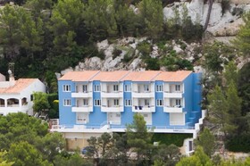 El Rio Apartments