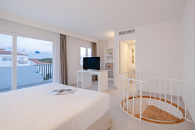 FERGUS Style Carema Beach