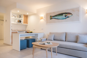 FERGUS Style Carema Beach