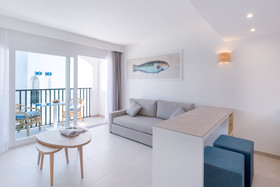 FERGUS Style Carema Beach